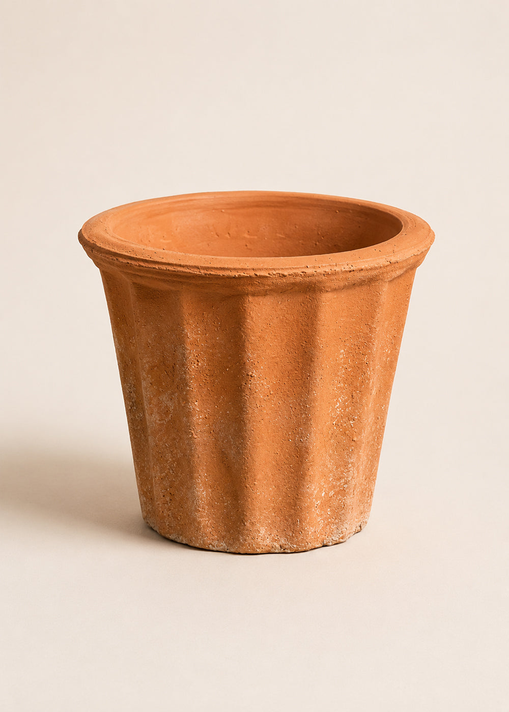 Orto rustic terracotta pot studio shot